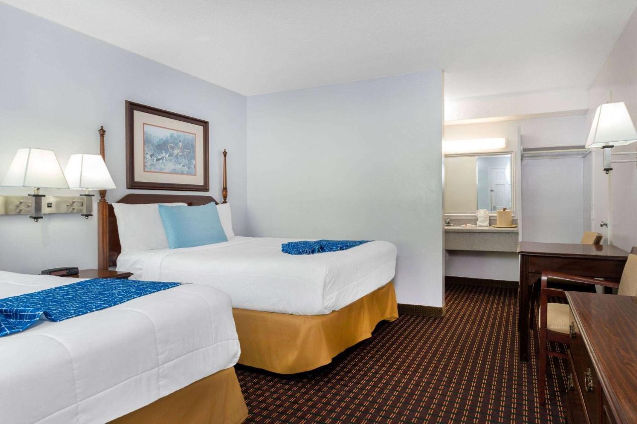 Travelodge By Wyndham Cape Cod Area West Dennis Екстер'єр фото