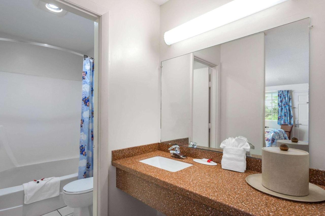 Travelodge By Wyndham Cape Cod Area West Dennis Екстер'єр фото